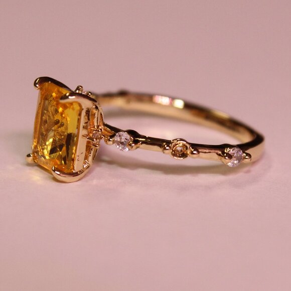 YELLOW GEMSTONE RING - Picture 2 of 11